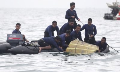 large indonezia lietadlo trosky bac