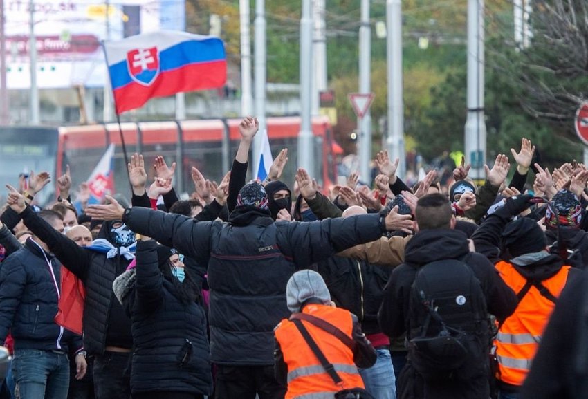 large prostest bratislava ecd