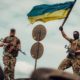 Minister obrany tiež dodal , že v Chersonskej oblasti chce Kyjev zahnať ruské jednotky z pozícií západne od mesta Dnipro späť za rieku Dneper.