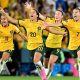 Švédske futbalistky získali bronzové medaily na MS, keď v zápase o tretie miesto zdolali hráčky Austrálie 2:0 po góloch Rolföovej a Asllainovej